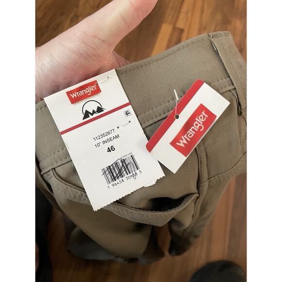 NWT Wrangler Men’s Size 46 Performance Zip Cargo Shorts Tan - Picture 7 of 8